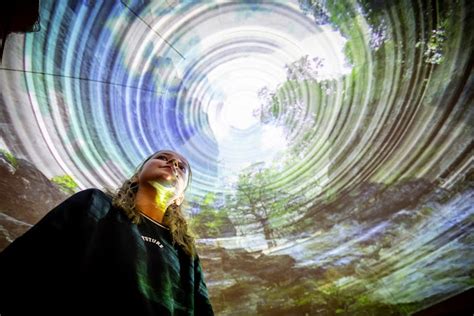 The Glowing Wire: An Immersive Journey Through Soundscapes and Textural Explorations